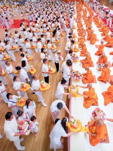 ภาพ No.149071:พิธีถวายคิลานเภสัชและอุปกรณ์ทางการแพทย์ เนื่องในวันธรรมชัย วันอาทิตย์ที่ 18 สิงหาคม พ.ศ. 2567 ณ ห้องแก้วสารพัดนึก 2 สภาธรรมกายสากล วัดพระธรรมกาย