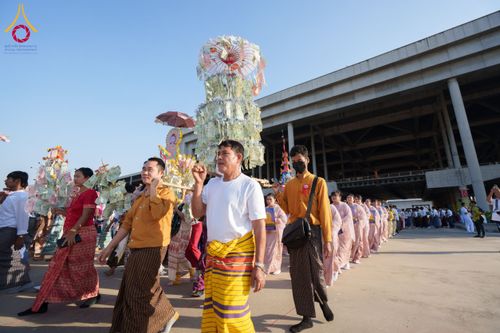 ภาพ No.178204:พิธีทอดผ้าป่าไทย-เมียนมา ครั้งที่ 7 วันอาทิตย์ที่ 1 ธันวาคม พ.ศ.2567 ณ สภาธรรมกายสากล  พระมหาธรรมกายเจดีย์ วัดพระธรรมกาย จ.ปทุมธานี