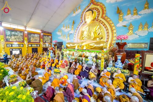 ภาพ No.274119:วันที่ 23 พฤศจิกายน พ.ศ. 2568 ประธานมูลนิธิธรรมกาย ถวายปัจจัยสมทบกฐินแด่ วัดเทียนเวียนเฟื้อกเซิน ศูนย์วิปัสสนาที่มีชื่อเสียง มากกว่า 50 ปีในเวียดนาม