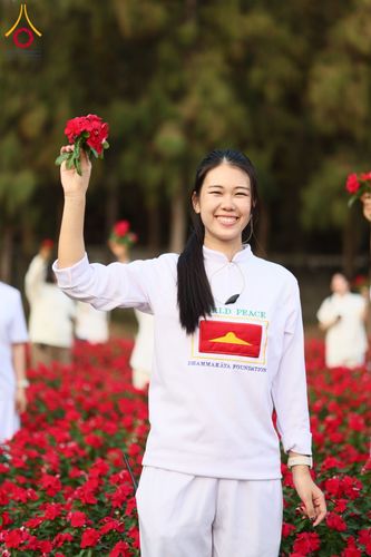 ภาพ No.185474:กิจกรรมเก็บดอกแพงรวย วันอาทิตย์ที่ 22 ธันวาคม พ.ศ. 2567 ณ ทุ่งสวรรค์ ตะวันฉาย วัดพระธรรมกาย