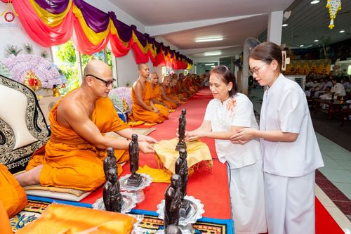 ภาพ No.92548:พิธีทอดกฐินสามัคคีทั่วไทย ณ วัดโบสถ์บน ต.บางคูเวียง อ.บางกรวย จังหวัดนนทบุรี วันเสาร์ที่ 4 พฤศจิกายน พ.ศ. 2566