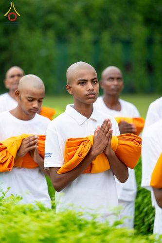 ภาพ No.231051:วันที่ 1 กรกฎาคม พ.ศ. 2568 โครงการบรรพชาสามเณร 300 รูป ถวายเป็นพุทธบูชา  วันอาสาฬหบูชา ณ จุดกำเนิดพระรัตนตรัย  ต้นแหล่งธัมมจักกัปปวัตตนสูตร เมืองพาราณสี  สารนาถ ประเทศอินเดีย