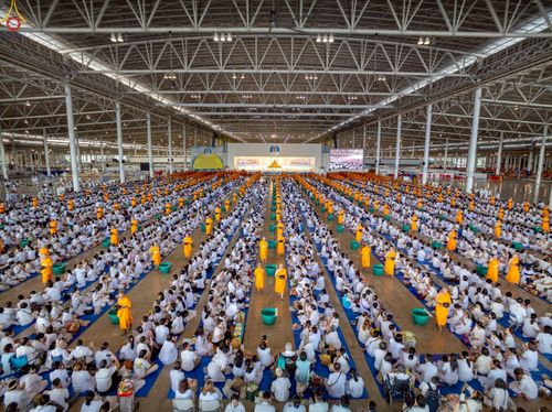 ภาพ No.227878:วันอาทิตย์ที่ 1 มิถุนายน พ.ศ. 2568 พิธีตักบาตร , พิธีบูชาข้าวพระ ณ วัดพระธรรมกาย จ.ปทุมธานี