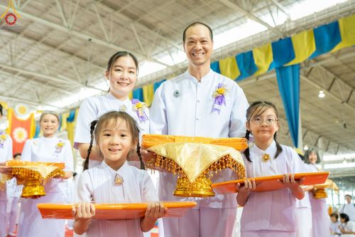 ภาพ No.150104:พิธีทอดผ้าป่าสมทบกฐินวัดพระธรรมกาย และสมทบกฐิน 30,000 วัดทั่วไทย ครั้งที่ 1 เนื่องในวันธรรมชัย 27 สิงหาคม พ.ศ.2567 ณ สภาธรรมกายสากล วัดพระธรรมกาย