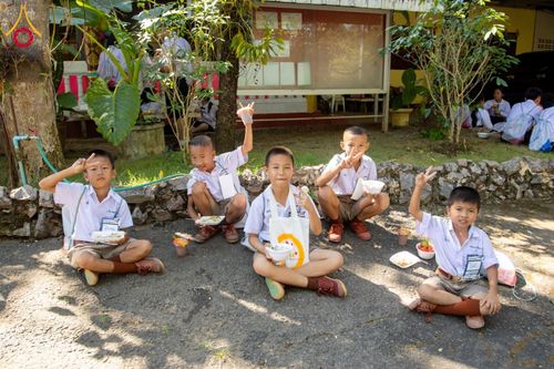 ภาพ No.184182:กิจกรรมวันรวมพลังเด็กดี V-Star จังหวัดตาก ประจำปี 2567  วันที่ 6 ธันวาคม พ.ศ. 2567 ณ วัดดอนเจดีย์ อ.พบพระ จ.ตาก