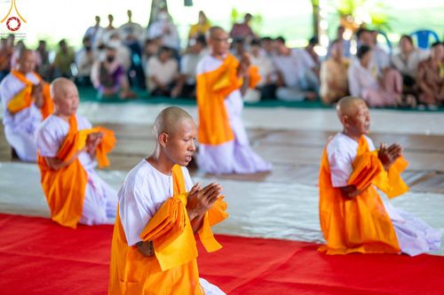 ภาพ No.101345:พิธีบรรพชาธรรมทายาท ในโครงการอุปสมบทบูชาธรรม มหาปูชนียาจารย์ พ.ศ. 2566 ณ วัดท่าสุวรรณ จ.ราชบุรี วันที่ 6 ธันวาคม พ.ศ. 2566