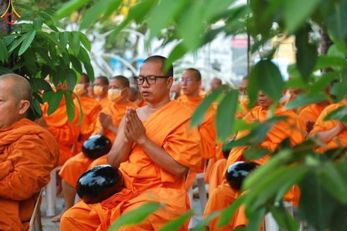 ภาพ No.126051:พิธีทำบุญเมืองนครราชสีมา ฉลอง 556 ปี ตักบาตรพระ 10,000 รูป ในวันเสาร์ที่ 2 มีนาคม พ.ศ.2567 ณ อนุสาวรีย์ท้าวสุรนารี จ.นครราชสีมา จัดโดย คณะสงฆ์จังหวัดนครราชสีมา ร่วมกับสำนักงานจังหวัดนครราชสีมา