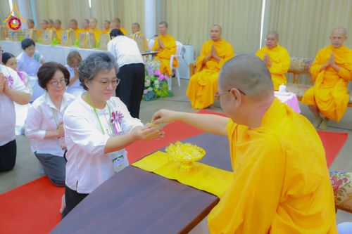 ภาพ No.197565:พิธีถวายสังฆทานคณะสงฆ์ 2 นิกายเชื่อมสัมพันธ์ไทย-เกาหลี วันอาทิตย์ที่ 5 มกราคม พ.ศ. 2568 ณ อาคารชมรมภาวนารักษ์ วัดพระธรรมกาย อำเภอคลองหลวง จังหวัดปทุมธานี