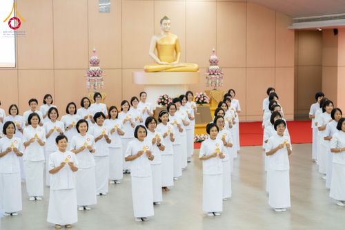 ภาพ No.161676:พิธีรับดวงแก้วนักเรียนบาลี ผู้สมัครสอบในนามวัดพระธรรมกาย วันพุธที่ 2 ตุลาคม พ.ศ. 2567 ณ เทวสภา อาคารร้อยปีคุณยายอาจารย์ฯ วัดพระธรรมกาย จ.ปทุมธานี
