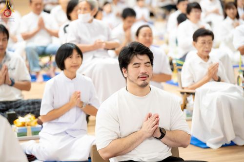 ภาพ No.136889:พิธีถวายหนังสือธรรมะ บาลี นักธรรม ทางก้าวหน้า ณ ห้องแก้วสารพัดนึก 2 วัดพระธรรมกาย วันเสาร์ที่ 11 พฤษภาคม พ.ศ. 2567