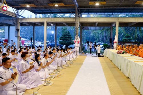 ภาพ No.111857:พิธีถวายภัตตาหารเป็นสังฆทาน แด่คณะพระธรรมยาตราฯ ในโครงการธรรมยาตรา กตัญญูบูชา มหาปูชนียาจารย์ พระมงคลเทพมุนี(สด จนฺทสโร) พระผู้ปราบมาร อนุสรณ์สถาน 7 แห่ง ปีที่ 12 วันที่ 14 มกราคม พ.ศ. 2567 ณ อนุสรณ์สถานมหาวิหารพระมงคลเทพมุนี  (โลตัสแลนด์) อ.สองพี่น้อง จ