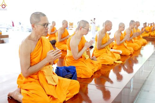 ภาพ No.248532:วันที่ 27 กันยายน พ.ศ. 2568 พิธีถวายเมนูสวรรค์เพื่อการบรรลุธรรม ณ หอฉันคุณยายอาจารย์ฯ วัดพระธรรมกาย