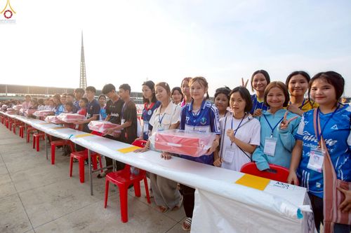 ภาพ No.225064:วันที่ 20 - 27 เมษายน พ.ศ. 2568 "ภาพแห่งความปลื้มที่ไม่มีวันจบ" คณะสงฆ์สามเณร เจ้าหน้าที่ และสาธุชน ร่วมแรงร่วมใจกันเตรียมงานและเก็บงาน เพื่อวันคุ้มครองโลก พิธีถวายมหาสังฆทานคณะสงฆ์ 40,000 กว่าวัดทั่วประเทศ