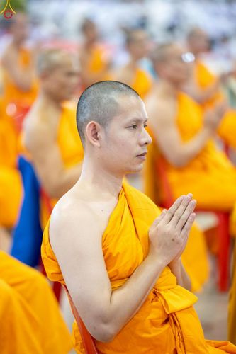 ภาพ No.251262:วันที่ 10 ตุลาคม พ.ศ. 2568 พิธีปฏิบัติธรรม ในวันคล้ายวันเกิด 141 ปี พระมงคลเทพมุนี (สด จนฺทสโร) พระผู้ปราบมาร ณ สภาธรรมกายสากล วัดพระธรรมกาย