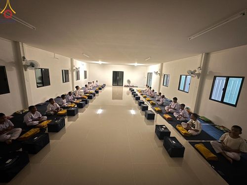 ภาพ No.133263:กิจวัตรกิจกรรมการฝึกตัวก่อนบวช และพิธีตัดปอยผมธรรมทายาท ณ ศูนย์ปฏิบัติธรรมและอบรมเยาวชนเมืองยะลา วันที่ 1-2 เมษายน พ.ศ. 2567