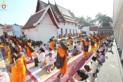 ภาพ No.195478:พิธีต้อนรับพระธรรมยาตรา ณ อนุสรณ์สถานลำดับที่ 4 สถานที่เกิดด้วยกายธรรม วัดโบสถ์(บน) ต.บางคูเวียง จ.นนทบุรี ในโครงการธรรมยาตรา กตัญญูบูชา มหาปูชนียาจารย์ พระมงคลเทพมุนี(สด จนฺทสโร) พระผู้ปราบมาร อนุสรณ์สถาน 7 แห่ง ปีที่ 13 วันที่ 15 มกราคม พ.ศ. 2568