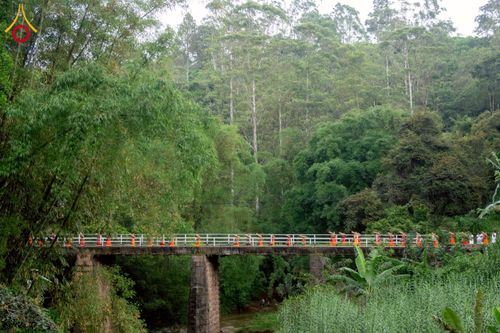 ภาพ No.226258:วันที่ 7-10 พฤษภาคม พ.ศ. 2568 โครงการเดินธรรมยาตรา สยาม-ลังกา ธรรมยาตรา ฉลองเทศกาลวิสาขบูชาแห่งชาติ ศรีลังกา บูชาธรรม 81 ปี หลวงพ่อธัมมชโย เมืองนูวราอิลิยา ประเทศศรีลังกา