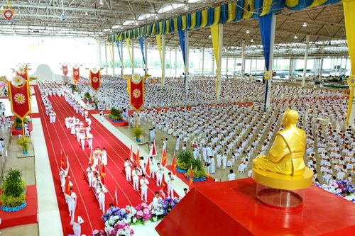 ภาพ No.240702:วันพุธที่ 27 สิงหาคม พ.ศ. 2568 พิธีทอดผ้าป่าเพื่อสร้างอาคาร  82 ปี หลวงพ่อธัมมชโย สมทบกฐินวัดพระธรรมกาย และกฐิน 30,000 วัดทั่วประเทศ ครั้งที่ 1