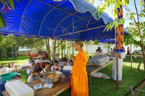 ภาพ No.171942:พิธีทอดกฐินสร้างพระเจดีย์ ประดิษสถานพระบรมสารีริกธาตุ ณ วัดกิ่วลม อ.ฮอด จ.เชียงใหม่ ในโครงการกฐินสามัคคีทั่วไทย 30,000 วัด บูชาธรรม 80 ปี หลวงพ่อธัมมชโย โดยคณะศิษยานุศิษย์วัดพระธรรมกาย วันที่ 26 ตุลาคม พ.ศ. 2567