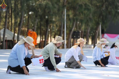 ภาพ No.106968:V.3 ตั้งใจ การเตรียมงาน เก็บงาน การรับบุญของเจ้าหน้าที่หน่วยงานต่างๆ เพื่อโครงการธรรมยาตรา กตัญญูบูชามหาปูชนียาจารย์ พระมงคลเทพมุนี (สด จนฺทสโร) พระผู้ปราบมาร อนุสรณ์สถาน 7 แห่ง ปีที่ 12 ระหว่างวันที่ 2 - 31 มกราคม พ.ศ. 2567