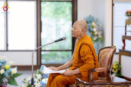 ภาพ No.276696:วันเสาร์ที่ 6 ธันวาคม พ.ศ. 2568 พิธีมุทิตาสักการะ เนื่องในโอกาสที่พระเดชพระคุณพระพรหมดิลก เจ้าอาวาสวัดสามพระยา วรวิหาร เมตตาเป็นประธานในพิธีตั้งฐานานุกรมใน พระราชวิเทศวชิรเวที (บัณฑิต วรปญฺโญ) ผู้ช่วยเจ้าอาวาสวัดพระธรรมกาย (ไวโรจน์ วิโรจโน) ผู้ช่วยเจ้าอา