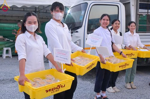 ภาพ No.109894:ถวายภัตตาหารเป็นสังฆทาน แด่คณะพระธรรมยาตราฯ ปีที่ 12 วันที่ 11 มกราคม พ.ศ. 2567 ณ อนุสรณ์สถานคลองบางนางแท่น  อ.สามพราน จ.นครปฐม