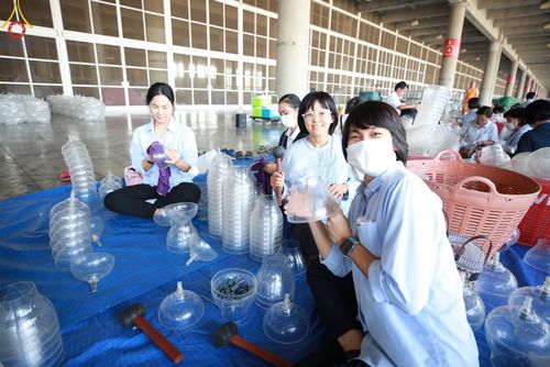 ภาพ No.120855:V.20 เป็นปลื้ม การเตรียมงาน เก็บงาน การรับบุญของเจ้าหน้าที่หน่วยงานต่างๆ เพื่อโครงการธรรมยาตรา กตัญญูบูชา มหาปูชนียาจารย์ พระมงคลเทพมุนี (สด จนฺทสโร) พระผู้ปราบมาร อนุสรณ์สถาน 7 แห่ง ปีที่ 12 ระหว่างวันที่ 2 - 31 มกราคม พ.ศ.2567