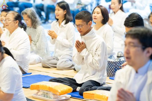 ภาพ No.189422:พิธีถวายภัตตาหารเป็นสังฆทาน แด่พระธรรมยาตรา ในโครงการธรรมยาตรา กตัญญูบูชา มหาปูชนียาจารย์ พระมงคลเทพมุนี(สด จนฺทสโร) พระผู้ปราบมาร อนุสรณ์สถาน 7 แห่ง ปีที่ 13 ณ อนุสรณ์สถานมหาวิหารพระมงคลเทพมุนี (โลตัสแลนด์) อ.สองพี่น้อง จ.สุพรรณบุรี วันที่ 5 มกราคม 2568