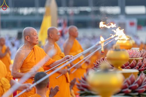 ภาพ No.204514:พิธีจุดประทีปถวายเป็นพุทธบูชา และบูชาธรรมมหาปูชนียาจารย์ ณ วัดพระธรรมกาย ตำบลคลองสาม อำเภอคลองหลวง จังหวัดปทุมธานี ในโครงการธรรมยาตรา กตัญญูบูชา มหาปูชนียาจารย์ พระมงคลเทพมุนี(สด จนฺทสโร) พระผู้ปราบมาร ปีที่ 13 วันที่ 31 มกราคม พ.ศ. 2568