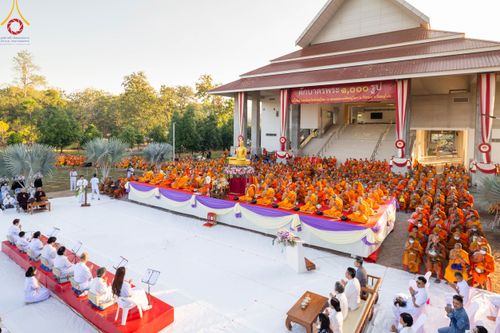 ภาพ No.103849:พิธีตักบาตรพระ 1,000 รูป ครั้งที่ 7 ถวายเป็นพุทธบูชา เพื่อช่วยเหลือคณะสงฆ์ 323 วัด 4 จังหวัดชายแดนภาคใต้ และถวายแด่คณะสงฆ์จังหวัดพิษณุโลก ณ ลานธรรมธุดงคสถานพิษณุโลก อ.วังทอง จ.พิษณุโลก วันที่ 24 ธันวาคม พ.ศ. 2566