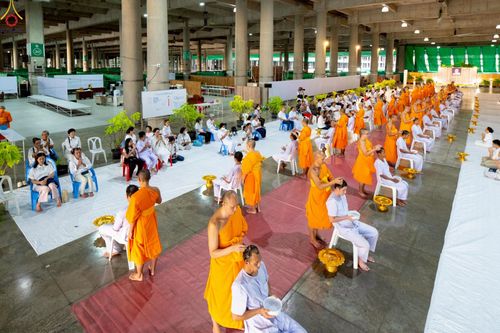 ภาพ No.242965:วันที่ 31 สิงหาคม พ.ศ. 2568 พิธีตัดปอยผมและปลงผม โครงการอุปสมบทหมู่บูชาธรรม ครบรอบ 108 ปี วันครูผู้ค้นพบวิชชาธรรมกาย ณ วัดพระธรรมกาย