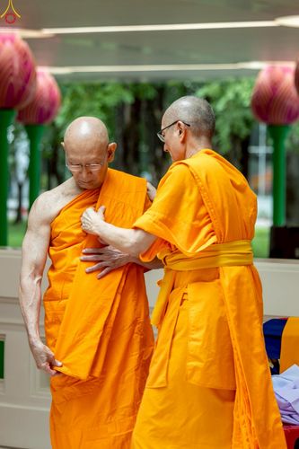 ภาพ No.229158:วันเสาร์ที่ 14 มิถุนายน พ.ศ. 2568 พิธีบรรพชา , พิธีถวายบาตร , พิธีอุปสมบท ในโครงการบรรพชาอุปสมบทหมู่ ผู้บริหารรุ่นที่ 15 และ อุดมศึกษา รุ่นที่ 52 ณ โบสถ์พระไตรปิฎก วัดพระธรรมกาย