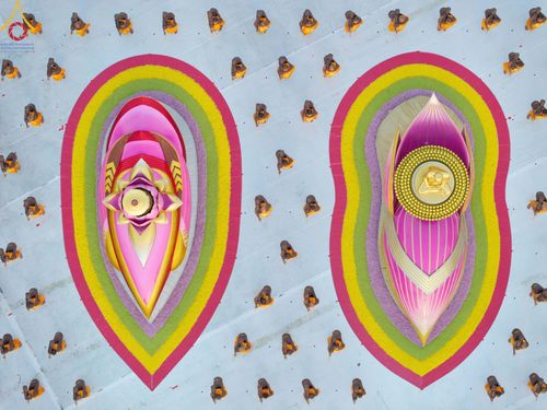 ภาพ No.194187:พระธรรมยาตราปฏิบัติธรรม และถ่ายภาพหมู่ประวัติศาสตร์ ณ วัดสองพี่น้อง ต.ต้นตาล อ.สองพี่น้อง จ.สุพรรณบุรี ในโครงการธรรมยาตรา กตัญญูบูชา มหาปูชนียาจารย์ พระมงคลเทพมุนี(สด จนฺทสโร) พระผู้ปราบมาร อนุสรณ์สถาน 7 แห่ง ปีที่ 13 วันที่ 12 มกราคม พ.ศ. 2568