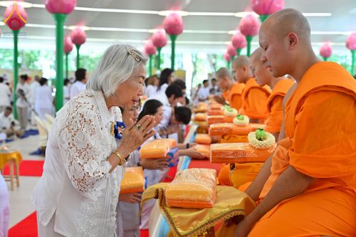 ภาพ No.223748:วันอาทิตย์ที่ 11 พฤษภาคม พ.ศ. 2568 พิธีอุปสมบทสามเณรเปรียญธรรมอุปสมบทอุทิศชีวิต 9 รูป อุบาสก 1 ท่าน ณ อุโบสถพระไตรปิฏกวัดพระธรรมกาย