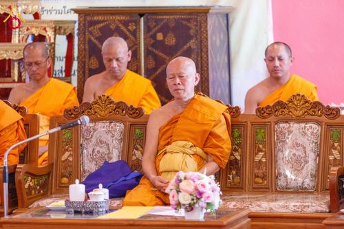 ภาพ No.197363:พิธีเจริญพระพุทธมนต์ ปฏิบัติธรรม มอบทุนการศึกษา ถวายสังฆทาน 108 วัด เพื่อถวายเป็นพุทธบูชา และขับเคลื่อนโครงการหมู่บ้านรักษาศีล 5 โดยคณะสงฆ์จังหวัดนนทบุรี คณะศิษยานุศิษย์วัดพระธรรมกาย โครงการธรรมยาตรา ปีที่ 13 ณ วัดตะเคียน อ.บางกรวย จ.นนทบุรี