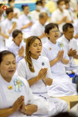 ภาพ No.215309:วันอาทิตย์ต้นเดือนที่ 6 เมษายน พ.ศ. 2568 พิธีบูชาข้าวพระ สภาธรรมกายสากล วัดพระธรรมกาย