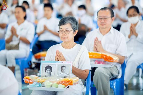 ภาพ No.213278:วันศุกร์ที่ 28 มีนาคม พ.ศ. 2568 (วันพระ แรม 15 ค่ำ เดือน 4) พิธีบุพเปตพลี ครั้งที่ 161 ร่วมอุทิศบุญแด่หมู่ญาติที่ล่วงลับไปแล้ว และสืบทอดอายุพระพุทธศาสนา ณ หอฉันคุณยายอาจารย์ฯ วัดพระธรรมกาย