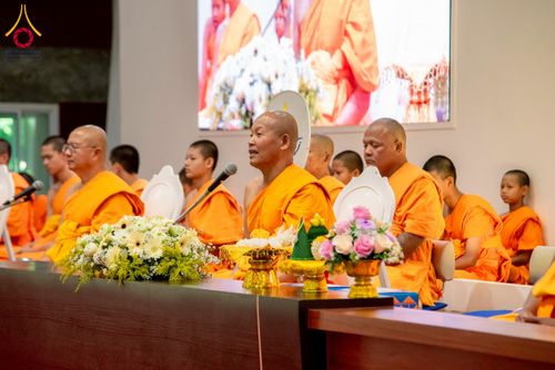 ภาพ No.218059:วันอาทิตย์ที่ 13 เมษายน พ.ศ. 2568 พิธีตักบาตรฉลองสามเณรใหม่ 75 รูป เนื่องในวันสงกรานต์ (โครงการบรรพชาสามเณรฟื้นฟูพระพุทธศาสนาทั่วไทย ประจำปีพุทธศักราช 2568) ณ ศูนย์ปฏิบัติธรรมระยอง(บ้านช่องลม) ตำบลบางบุตร อำเภอบ้านค่าย จังหวัดระยอง