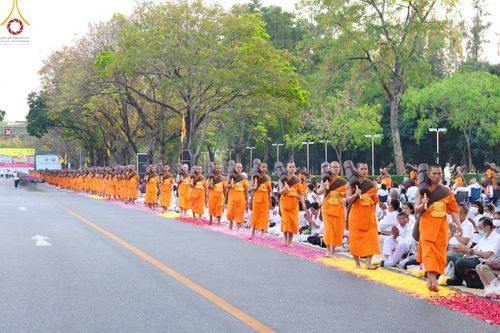 ภาพ No.202019:พิธีต้อนรับพระธรรมยาตรา ณ อนุสรณ์สถานลำดับที่ 7 สถานที่ขยายวิชชาธรรมกาย วัดพระธรรมกาย ต.คลองสาม อ.คลองหลวง จ.ปทุมธานี ในโครงการธรรมยาตรา กตัญญูบูชา มหาปูชนียาจารย์ พระมงคลเทพมุนี(สด จนฺทสโร) พระผู้ปราบมาร อนุสรณ์สถาน 7 แห่ง ปีที่ 13 วันที่ 26 มกราคม 2568