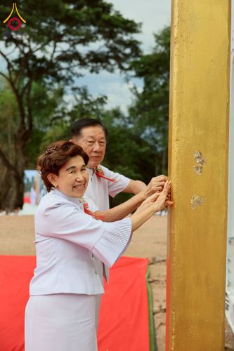 ภาพ No.261893:วันที่ 14 ตุลาคม พ.ศ. 2568 พิธีกลั่นแผ่นดิน โปรยทรายตอกเสาเข็มมหามงคลต้นแรก  สร้างองค์พระเจดีย์และจุดประทีปถวายเป็นพุทธบูชา ณ ศูนย์ปฏิบัติธรรมชัยนาท ต.ธรรมามูล อ.ชัยนาท จ.ชัยนาท