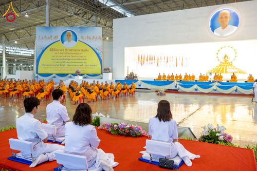 ภาพ No.223349:วันวิสาขบูชา วันอาทิตย์ที่ 11 พฤษภาคม พ.ศ. 2568 พิธีตักบาตร และปฎิบัติธรรม ณ สภาธรรมกายสากล วัดพระธรรมกาย