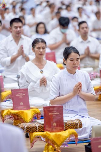 ภาพ No.228328:วันอาทิตย์ที่ 8 มิถุนายน พ.ศ. 2568 พิธีถวายทุนสนับสนุนพระไตรปิฎกฉบับธรรมชัย และอนุรักษ์คัมภีร์โบราณ ณ ห้องแก้วสารพัดนึก 2 วัดพระธรรมกาย