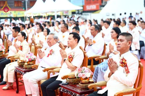 ภาพ No.210285:วันอาทิตย์ที่ 9 มีนาคม พ.ศ. 2568 พ่อเมืองโคราชจัดตักบาตรพระหมื่น ทำบุญเมือง 557 ปี