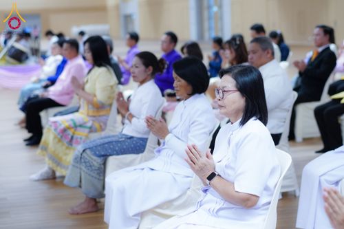 ภาพ No.196054:ผู้ว่าปทุมฯ เปิดงานวันครู ครั้งที่ 69 พ.ศ. 2568 จังหวัดปทุมธานี “เรียนดี มีความสุข : ครูไทยร่วมใจปฏิวัติการศึกษา เด็กฉลาดคิด ฉลาดทำ” ณ วัดพระธรรมกาย - รวมใจระลึกถึงพระคุณบูรพาจารย์ ยกย่องเชิดชูเกียรติผู้ประกอบวิชาชีพทางการศึกษาที่ประกอบคุณงามความดี 