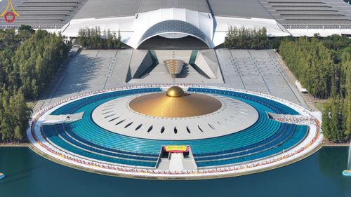 ภาพ No.188431:พิธีต้อนรับพระธรรมยาตรา ในโครงการธรรมยาตรา กตัญญูบูชา มหาปูชนียาจารย์ พระมงคลเทพมุนี(สด จนฺทสโร) พระผู้ปราบมาร อนุสรณ์สถาน 7 แห่ง ปีที่ 13 วันที่ 2 มกราคม พ.ศ. 2568 ณ วัดพระธรรมกาย จ.ปทุมธานี