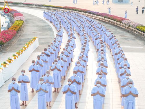 ภาพ No.63149:โครงการอุปสมบทหมู่ บูชาธรรมหลวงพ่อธัมมชโย พ.ศ.2567 ณ ลานธรรม พระมหาธรรมกายเจดีย์ วัดพระธรรมกาย วันที่ 13 เมษายน พ.ศ.2567