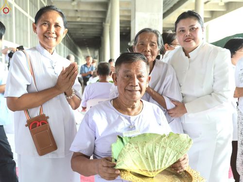 ภาพ No.230786:วันที่ 28 มิถุนายน พ.ศ. 2568 พิธีตัดปอยผมและปลงผม โครงการบวชพระนานาชาติ AEC & WAB รุ่นที่ 9 ณ วิหารคด 2 วัดพระธรรมกาย