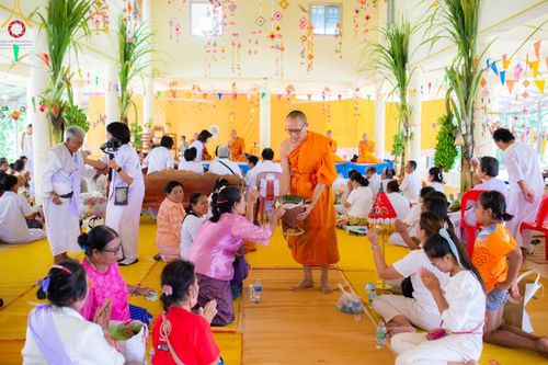 ภาพ No.167271:พิธีทอดกฐิน ณ วัดจำปาทอง อ.บ้านเขว้า จ.ชัยภูมิ ในโครงการกฐินสามัคคีทั่วไทย 30,000 วัด บูชาธรรม 80 ปี หลวงพ่อธัมมชโย โดยคณะศิษยานุศิษย์วัดพระธรรมกาย วันที่ 24 ตุลาคม พ.ศ. 2567