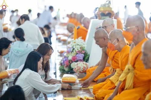 ภาพ No.104527:พิธีบุพเปตพลี ครั้งที่ 145 อุทิศบุญแด่หมู่ญาติที่ล่วงลับไปแล้ว และสืบทอดอายุพระพุทธศาสนา วันพุธที่ 27 ธันวาคม พ.ศ. 2566 (วันพระขึ้น 15 ค่ำ เดือน 12 ) ณ หอฉันคุณยายอาจารย์ฯ วัดพระธรรมกาย