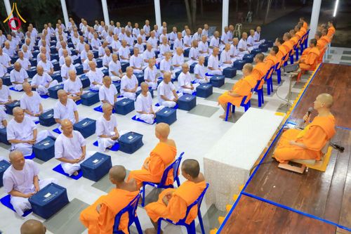 ภาพ No.275962:วันที่ 26-30 พฤศจิกายน พ.ศ. 2568 ทีมพระพี่เลี้ยงตั้งรับ รายงานตัวโครงการบวชบูชาธรรมมหาปูชนียาจารย์ ณ ศูนย์ปฏิบัติธรรมบุรีรัมย์